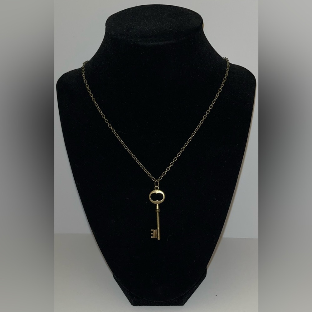 Unisex necklaces